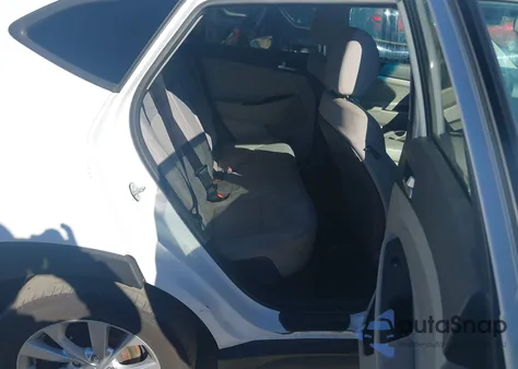 2019 Hyundai Tucson Value z USA, uszkodzony, nr VIN KM8J3CA42KU005738